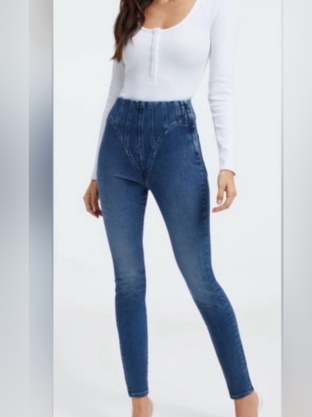Good American high-waisted blue jeans in size 6